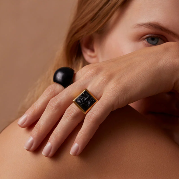 Cabochon Ring Black crystal