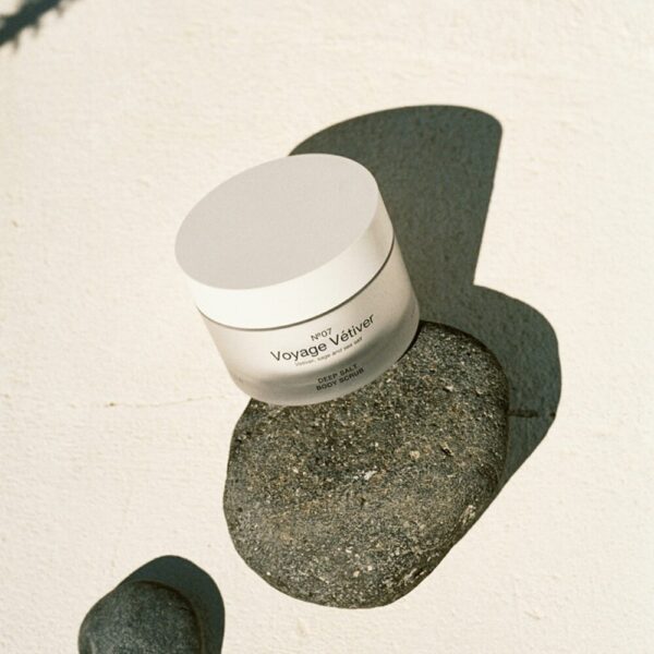 Deep Salt Body Scrub  No.07 Voyage Vétiver