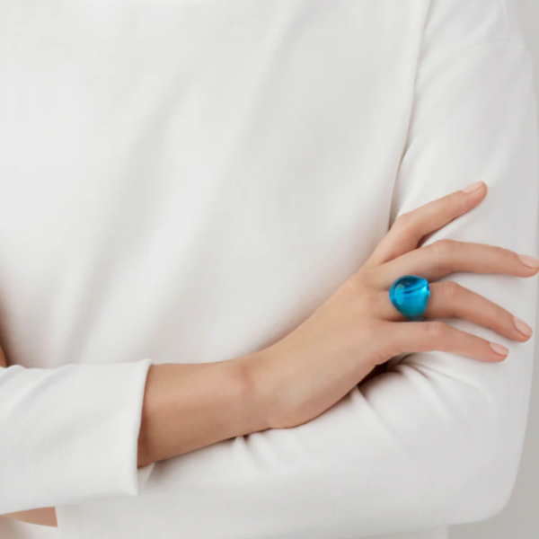 Cabochon Ring Light blue crystal
